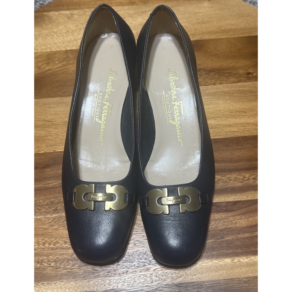 Salvatore‎ Ferragamo Women's Textured Navy Pumps Gancini Gold Logo Buckle Sz 6C
